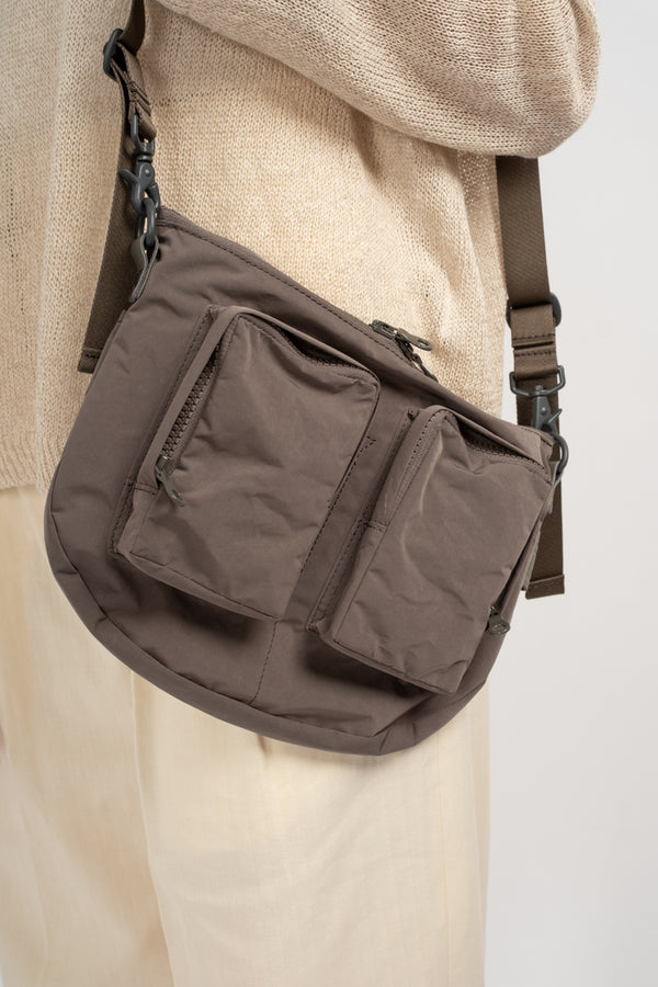 Small Split Yarn Bodybag in Grey