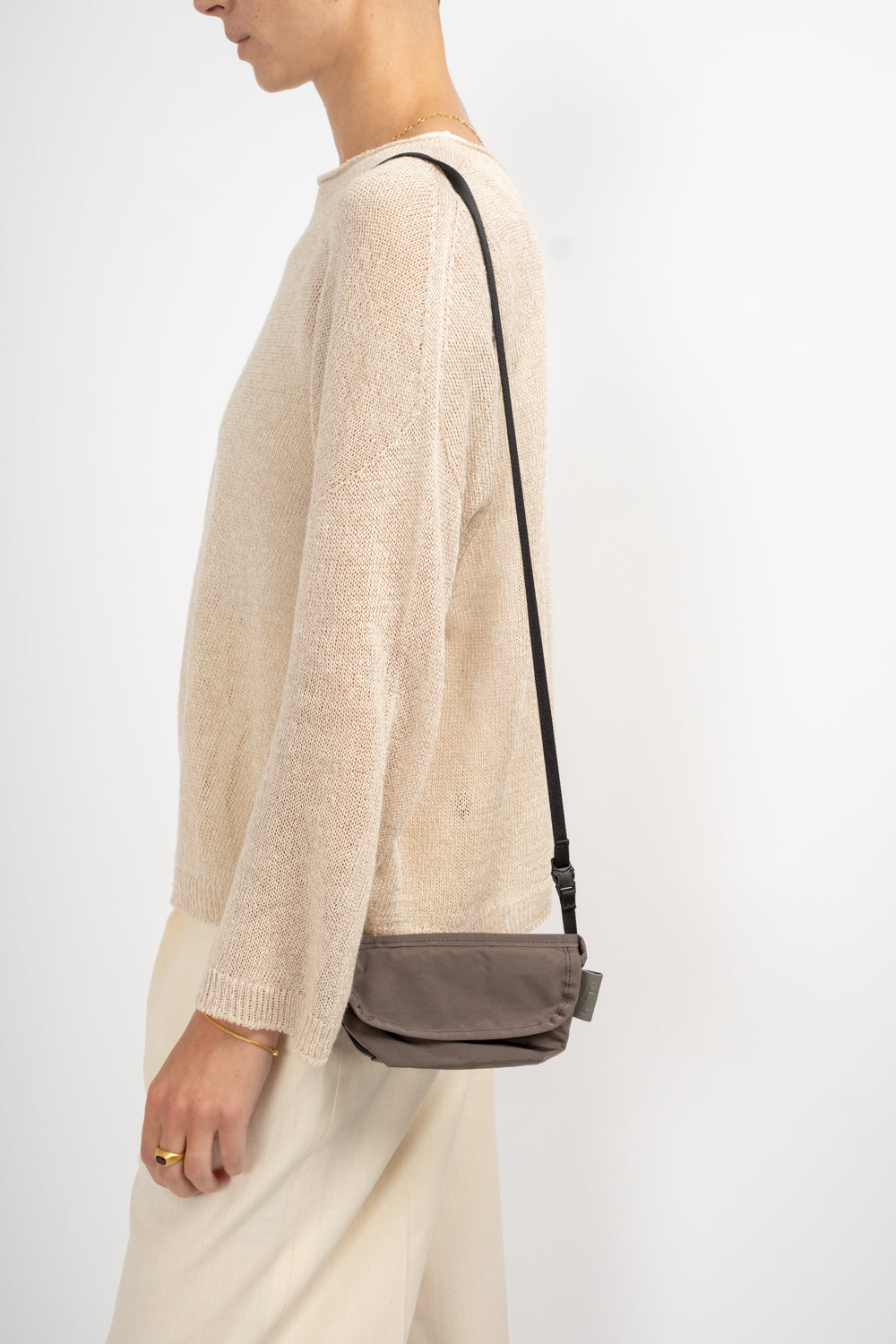 Amiacalva | Split Yarn Portable Messenger in Grey – RELIQUARY