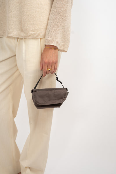 Split Yarn Portable Messenger in Grey