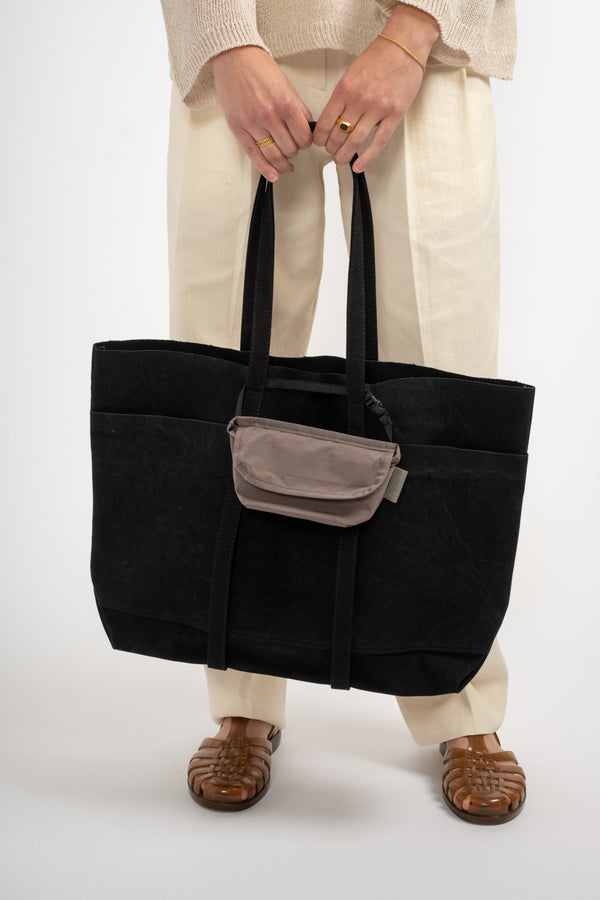 Split Yarn Portable Messenger in Grey