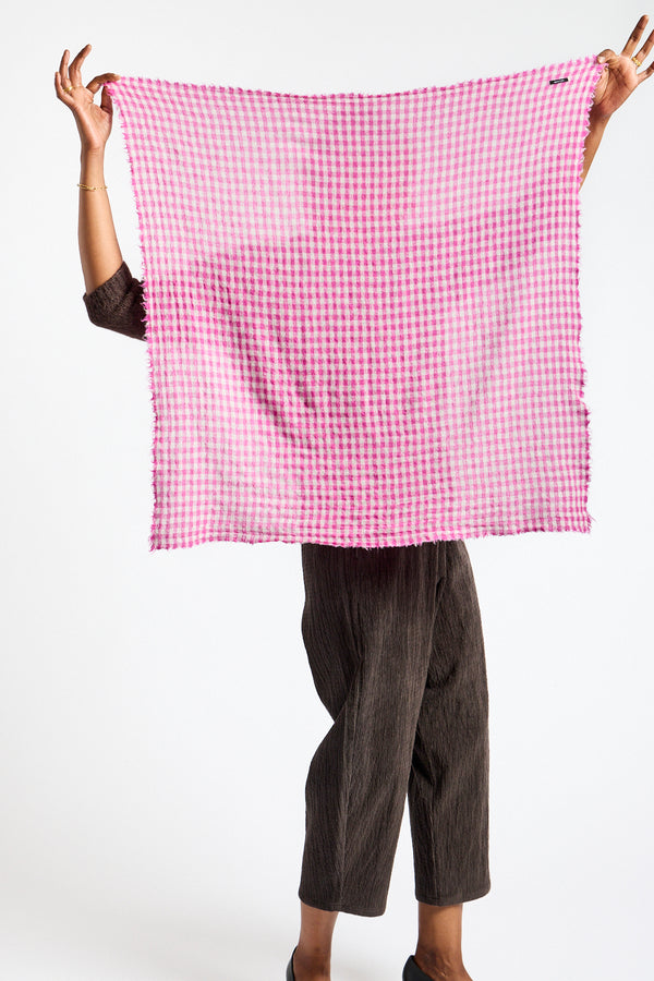 Scarf P1909 in Raspberry