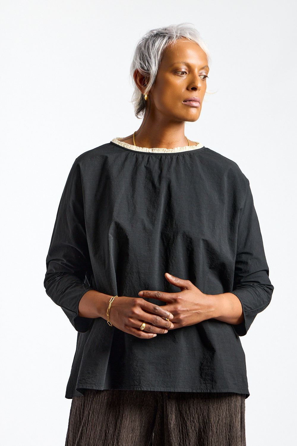Top P2017 in Black + Ivory