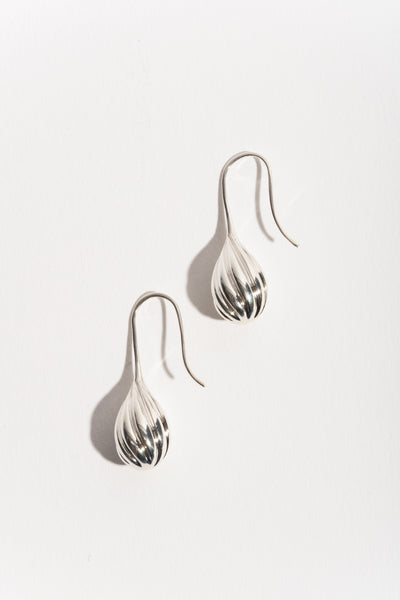 Large Ribbed Drop Earring