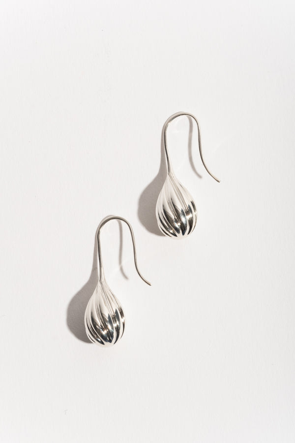 Large Ribbed Drop Earring