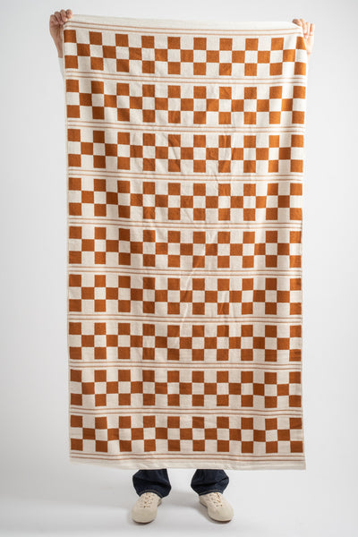 Busby Pool Towel in Fuyu + Chalk