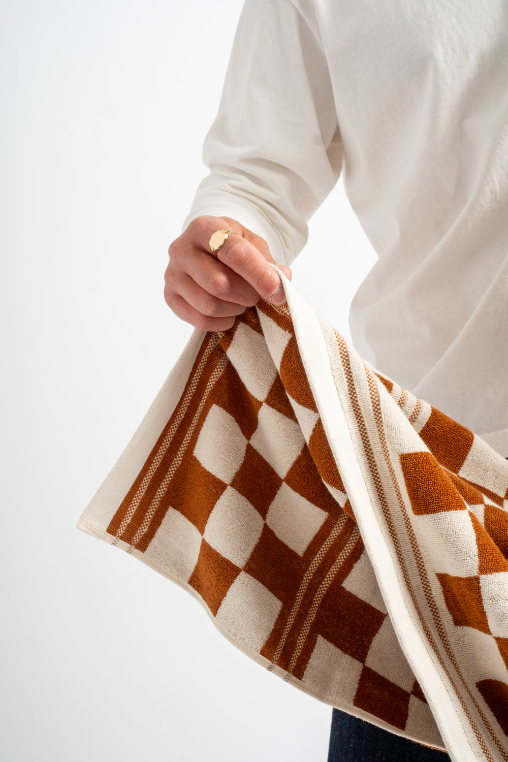 Busby Pool Towel in Fuyu + Chalk