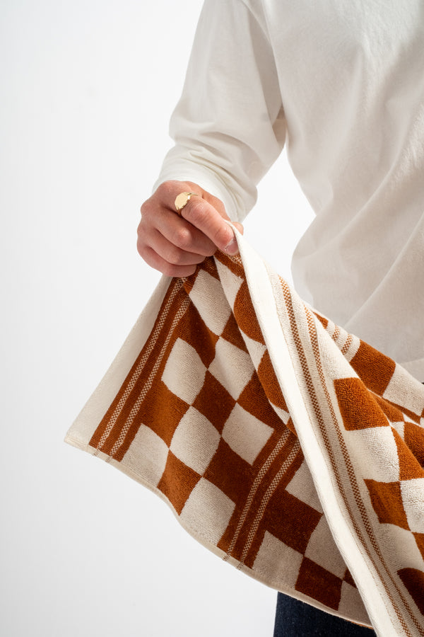 Busby Pool Towel in Fuyu + Chalk