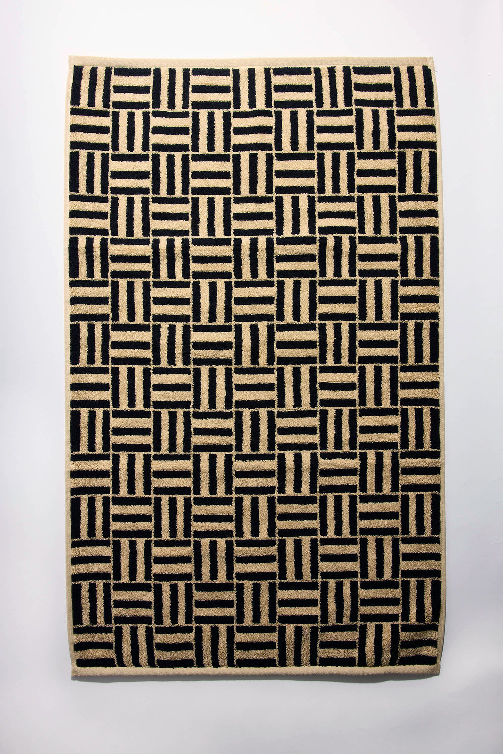 Saroma Bath Mat in Sand + Noir