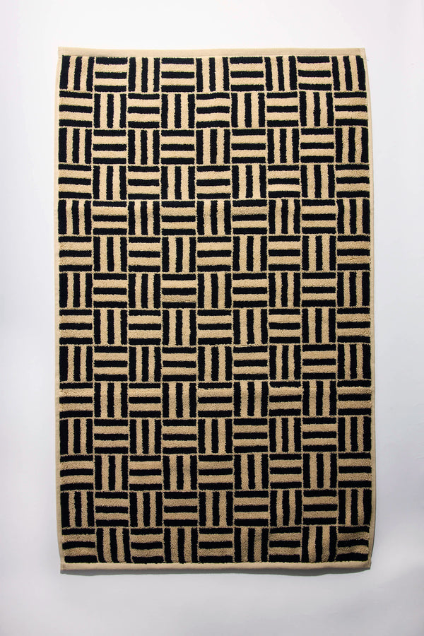 Saroma Bath Mat in Sand + Noir