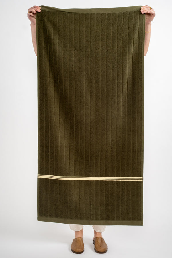 St. Bathans Bath Towel in Moss