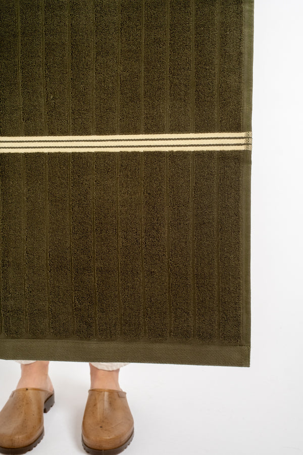 St. Bathans Bath Towel in Moss