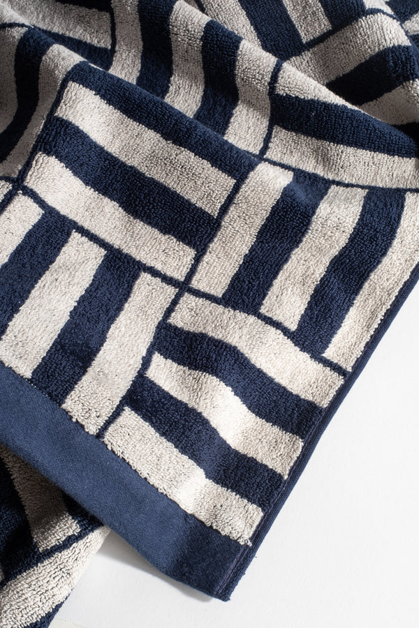 Willis Pool Towel in Obsidian + Stone