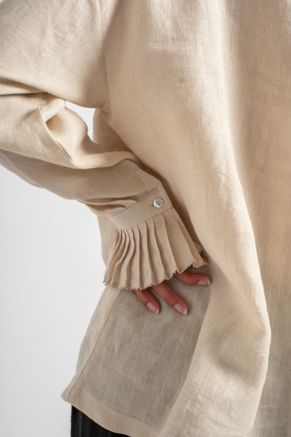 Linen Blouse in Ecru