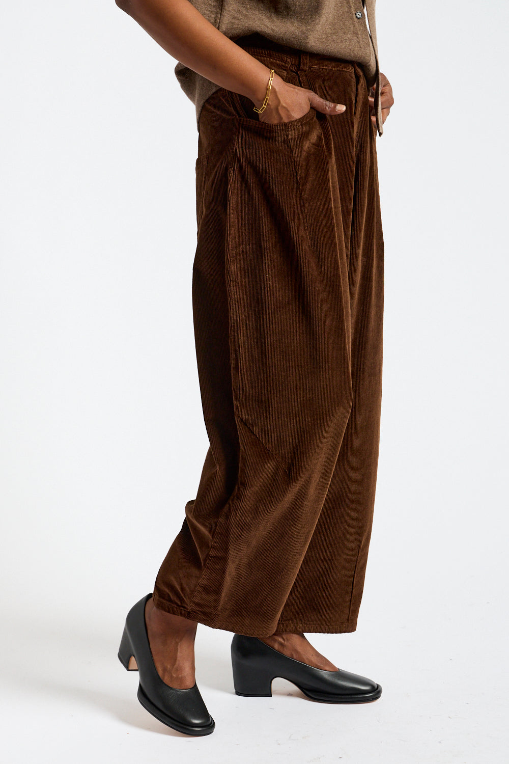 Corduroy Baggy Pant in Brown