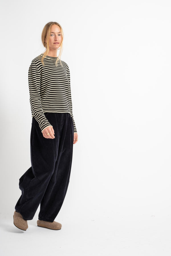 Corduroy Baggy Pants in Navy