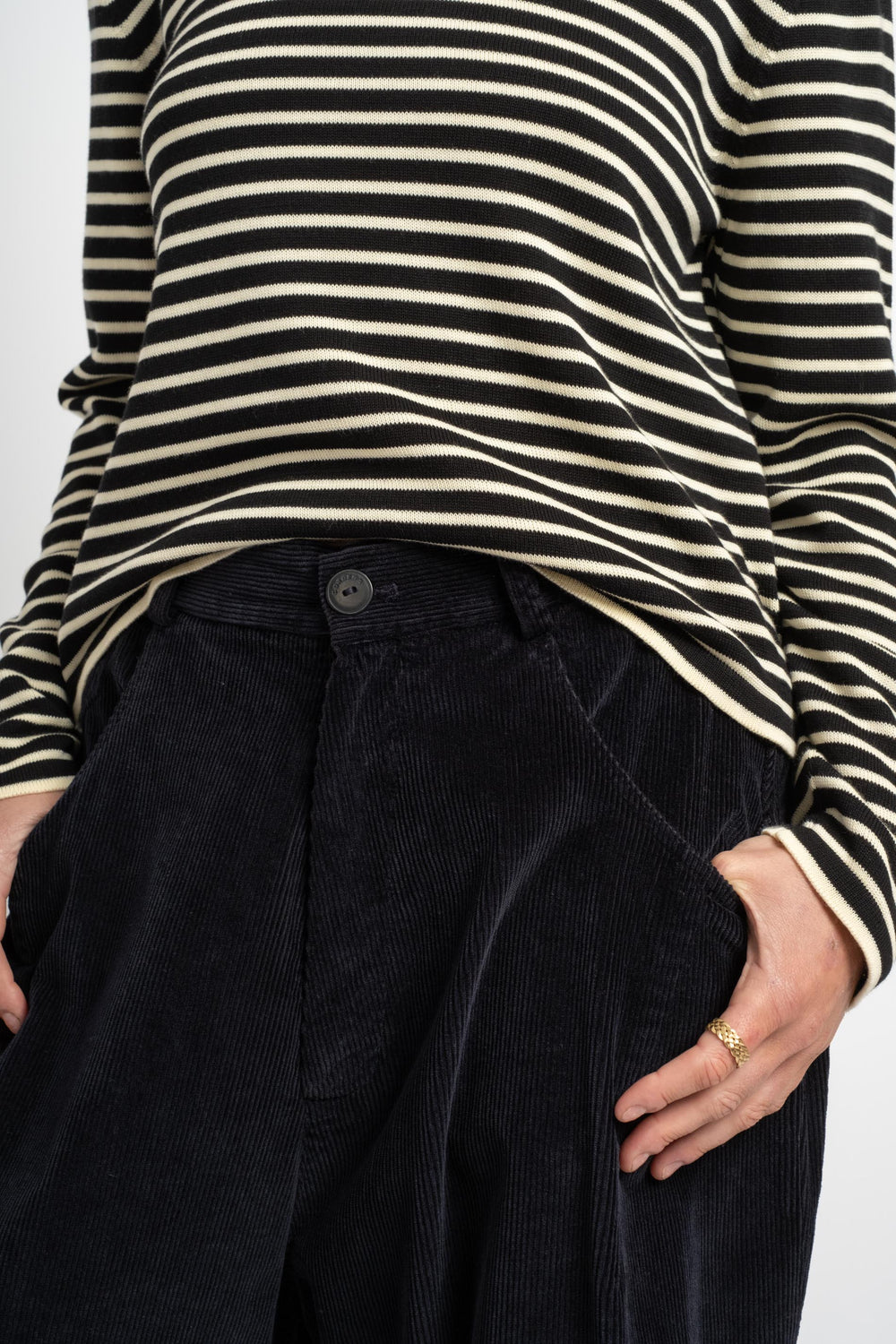 Corduroy Baggy Pants in Navy