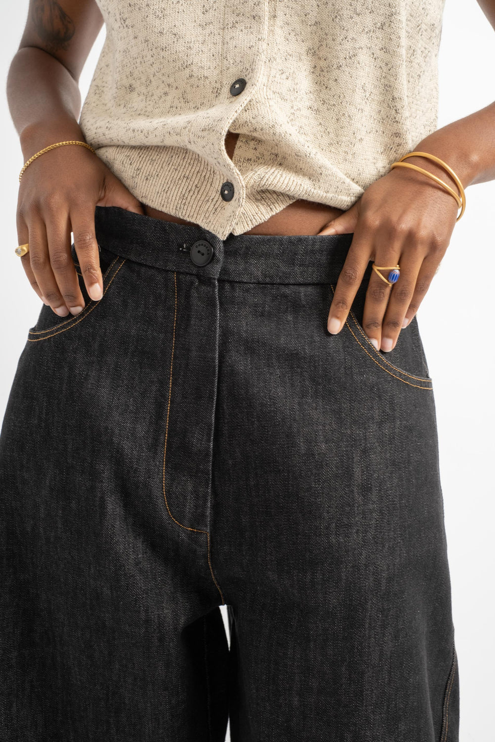 Denim Curved Pants in Black