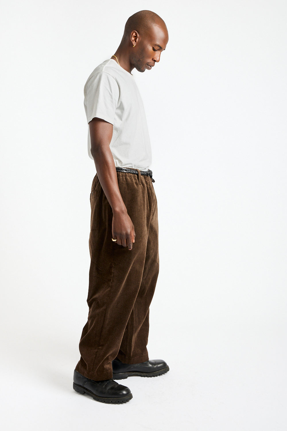 Elastic Pant Sumi Ink Corduroy in Brown