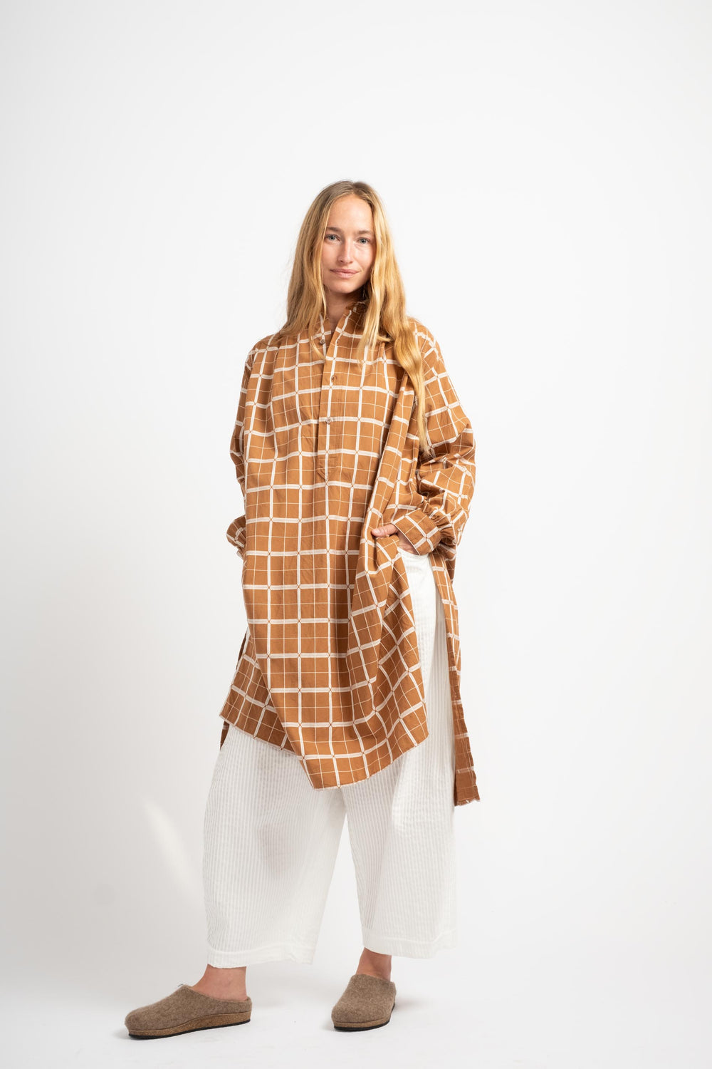 Cotton Dobby Check Pullover Shirt in Brown