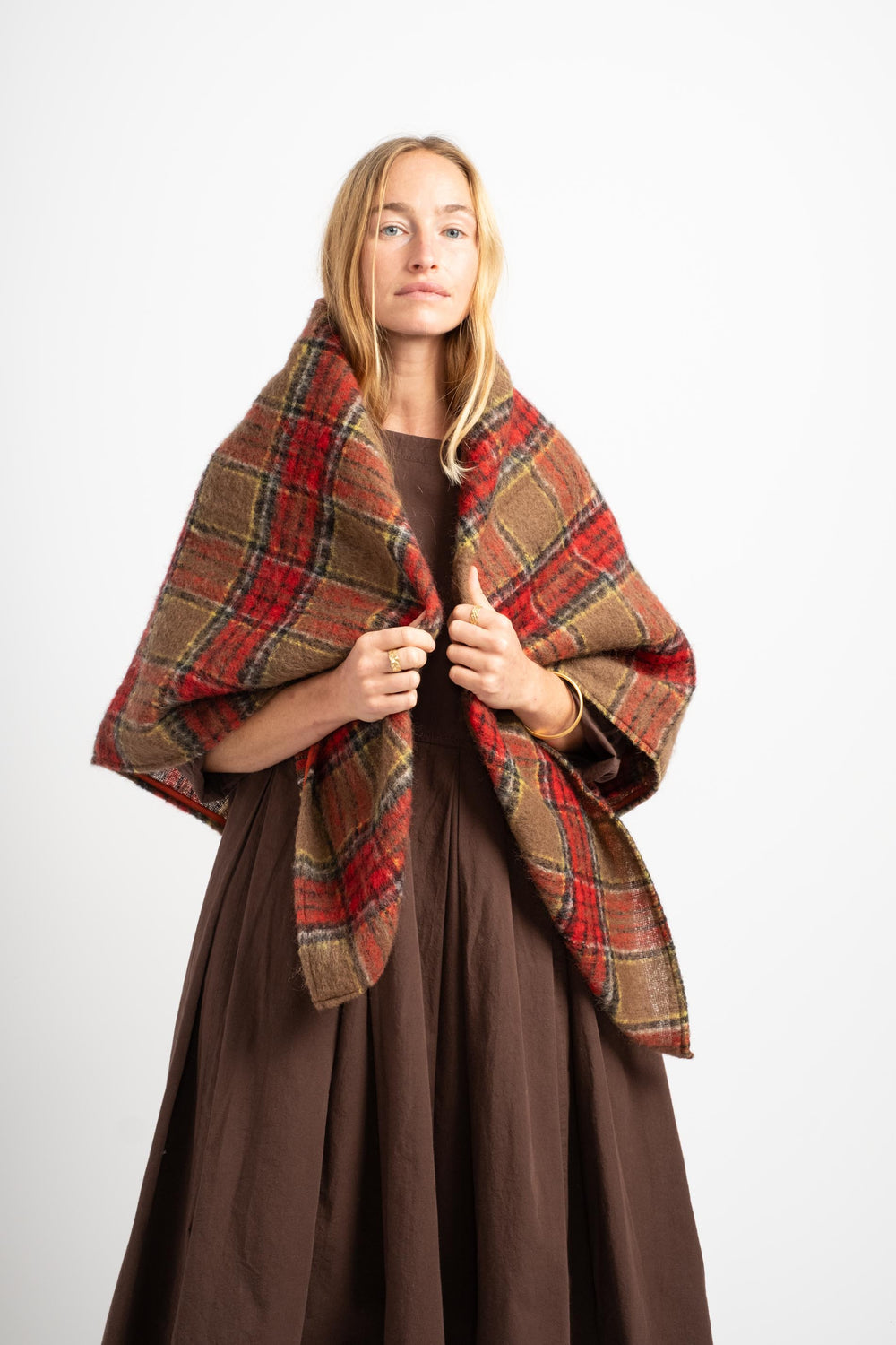 Tartan Wool Shaggy Stole in Mocha + Red