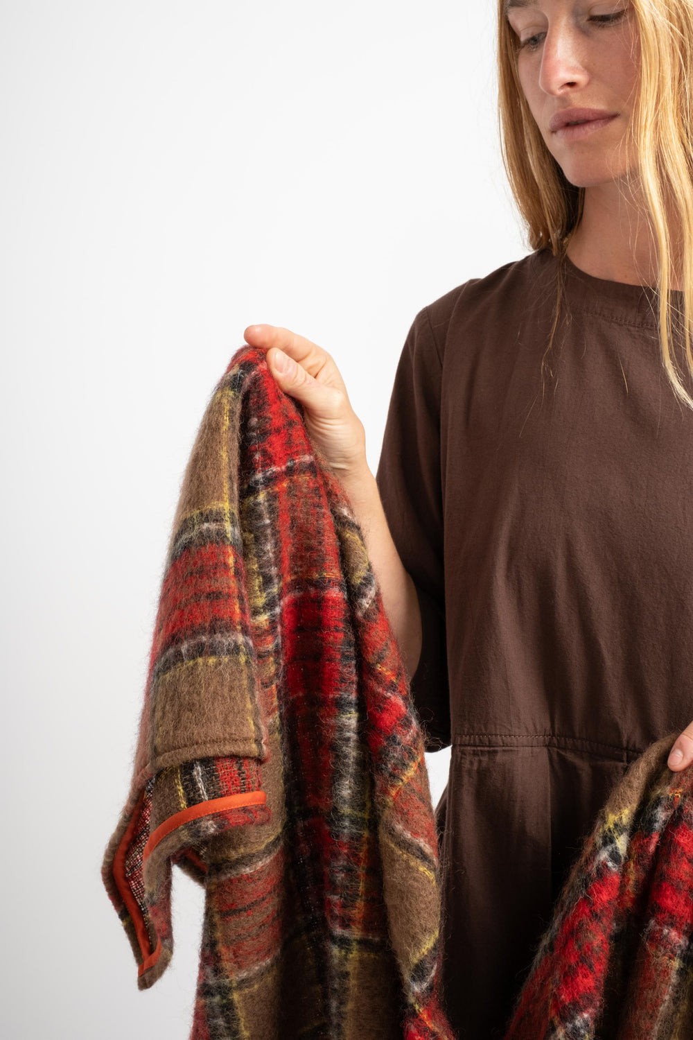 Tartan Wool Shaggy Stole in Mocha + Red