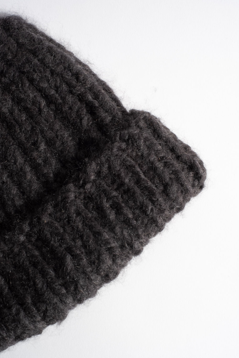 Pure Cashmere Fold Up Knit Hat in Anthracite