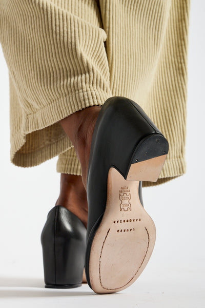 Arch Pump in Black