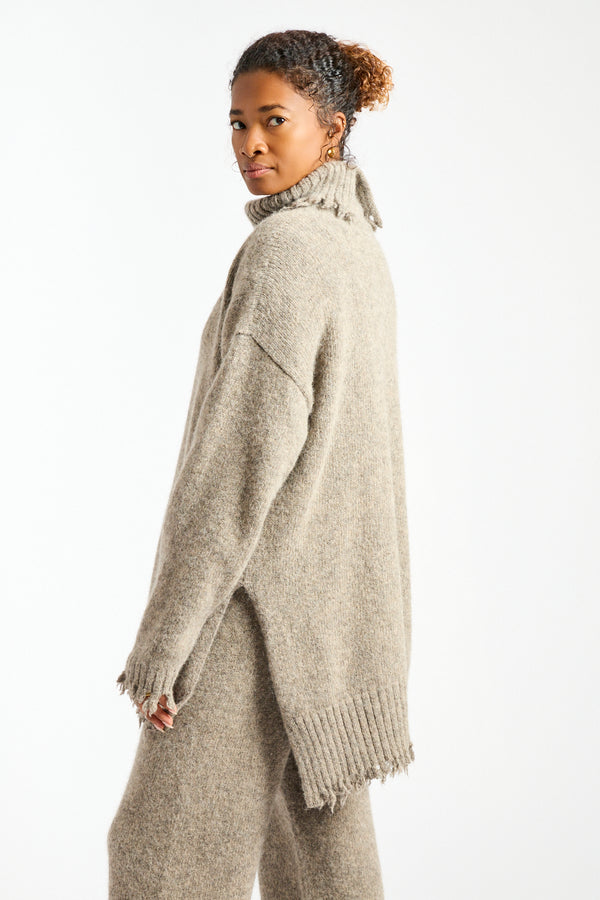 Fray Turtleneck in Rock