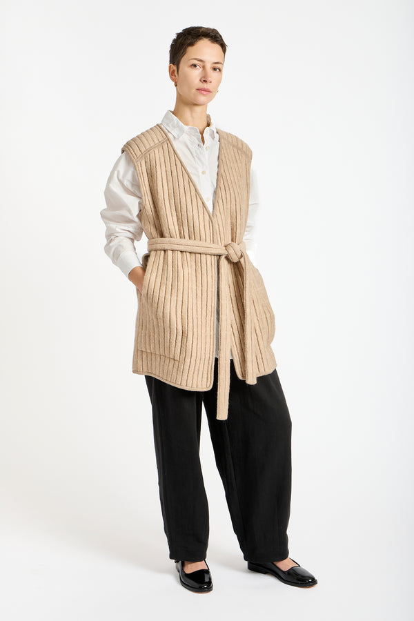 Tami Vest in Oak