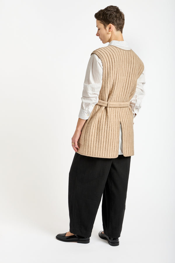 Tami Vest in Oak