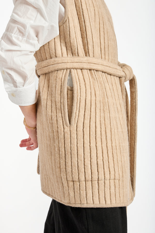 Tami Vest in Oak