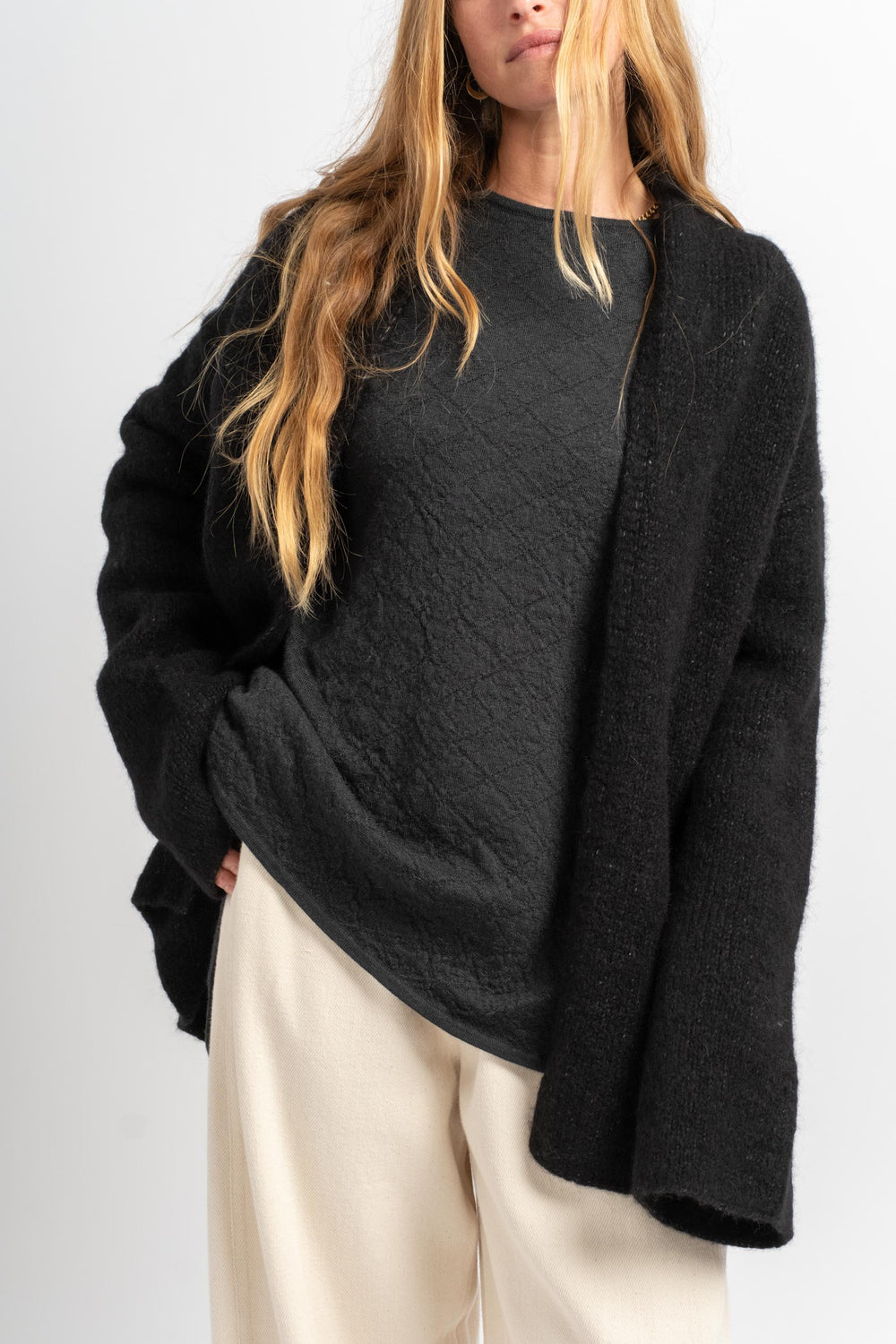 Vello Cardigan in Black