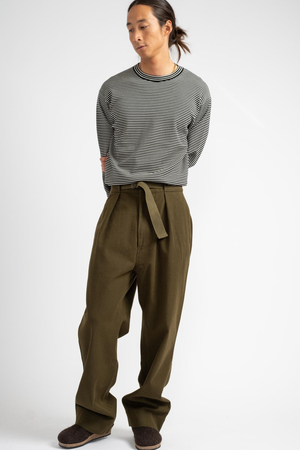 Slide Adjuster Trouser in Moss