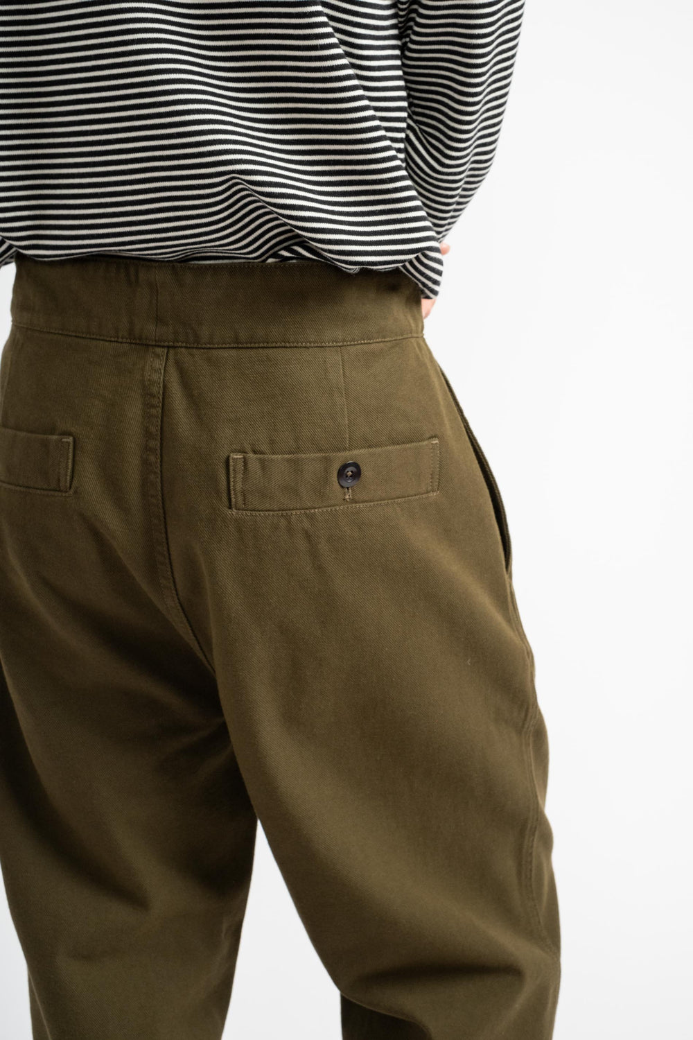 Slide Adjuster Trouser in Moss