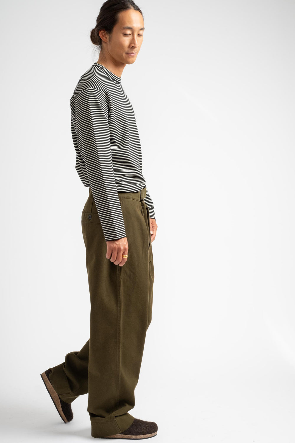 Slide Adjuster Trouser in Moss