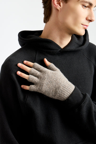 Cut Off Glove in Mouse