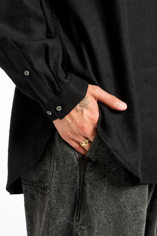Twill Pullover Shirt in Black