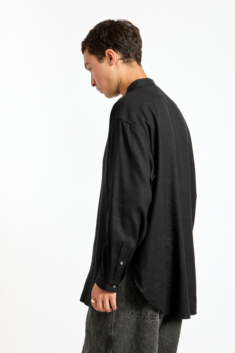Twill Pullover Shirt in Black