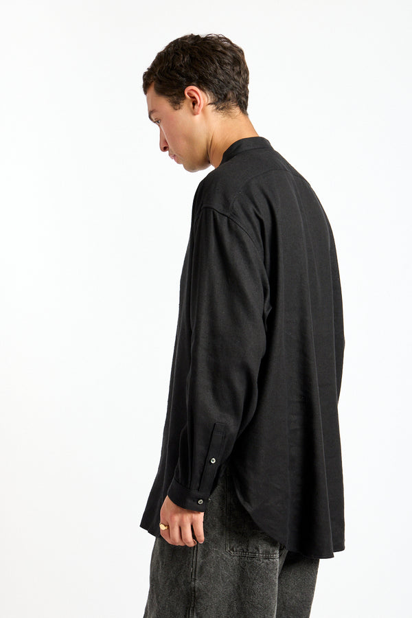 Twill Pullover Shirt in Black