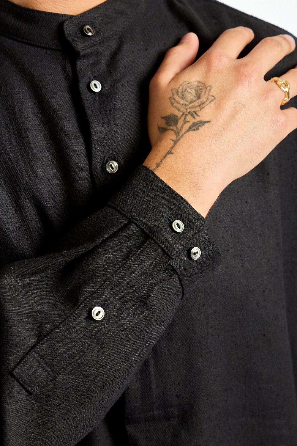 Twill Pullover Shirt in Black