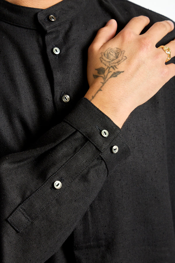 Twill Pullover Shirt in Black
