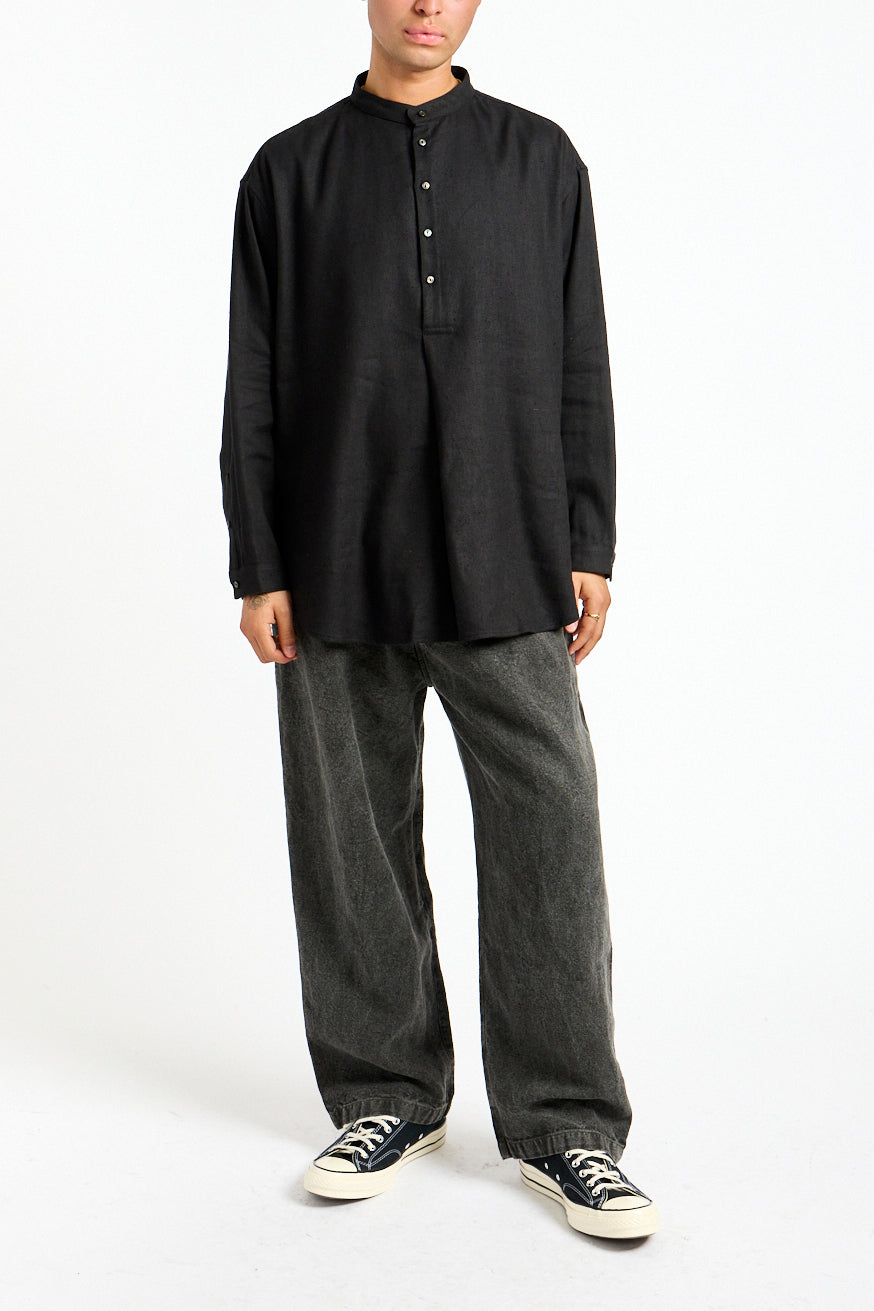 Twill Pullover Shirt in Black