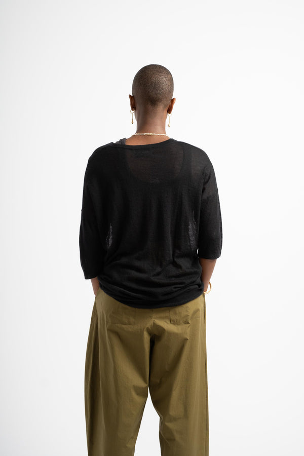 Cashmere Gauze Scoop Neck Tee in Black