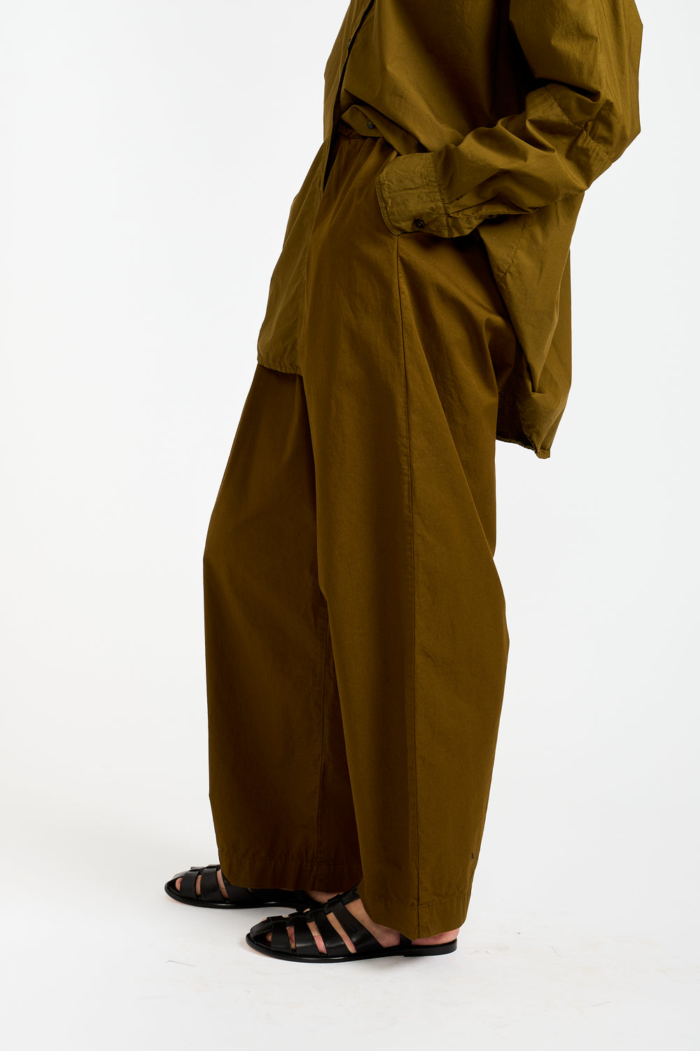 The Elastic Waist Pants in Dark Olive