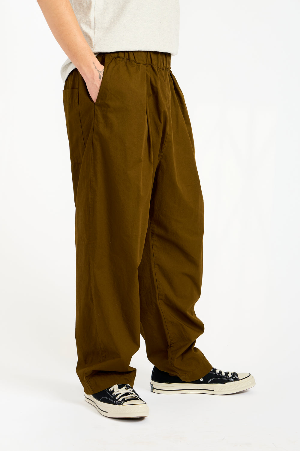 The Elastic Waist Pants in Dark Olive