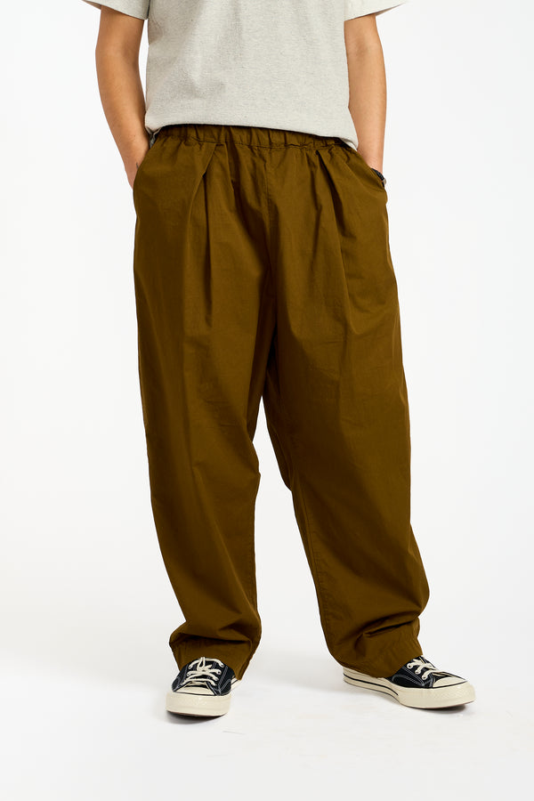 The Elastic Waist Pants in Dark Olive