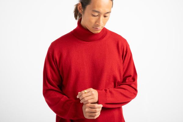 The Lightweight Turtleneck in Garnet