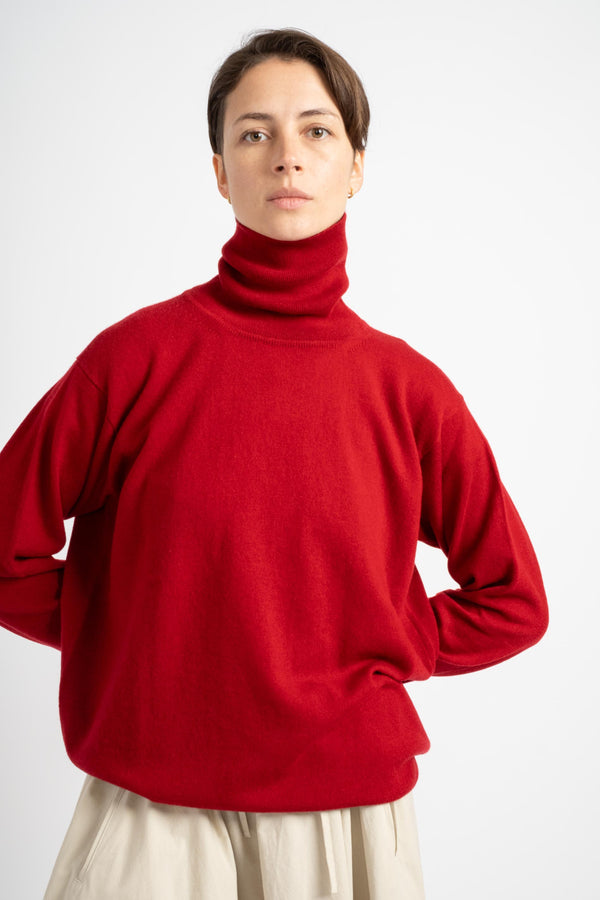 The Lightweight Turtleneck in Garnet