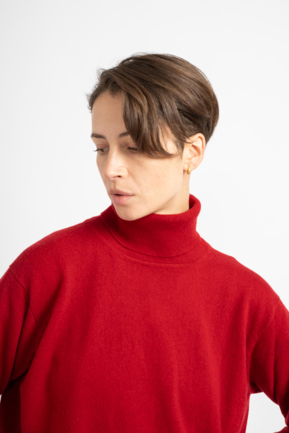 The Lightweight Turtleneck in Garnet