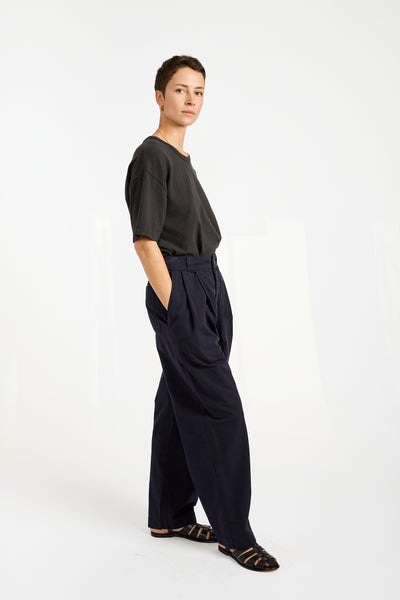 The Pleated Pants in Dark Navy